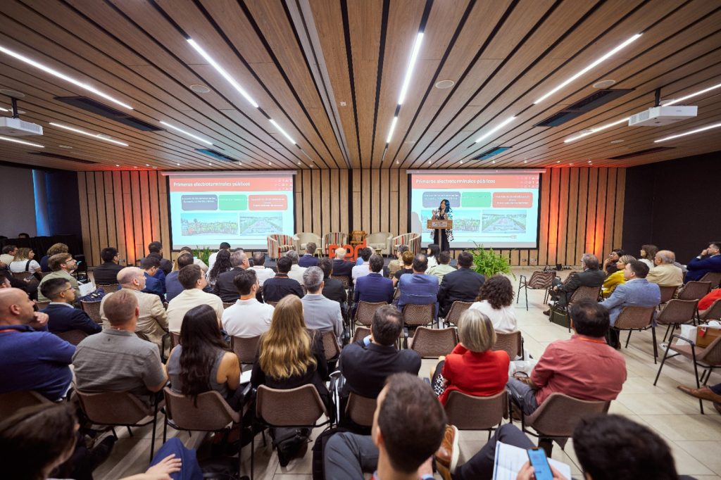 Paraguay fortaleció su agenda de electromovilidad en gira regional